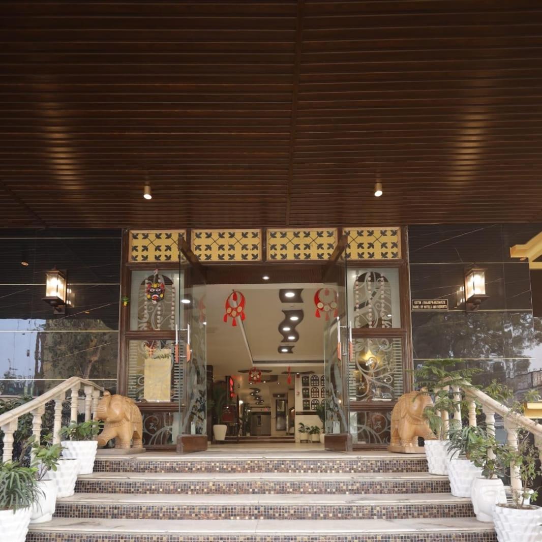 Hotel Sheetal Regency,Near Janambhumi Матура Екстериор снимка