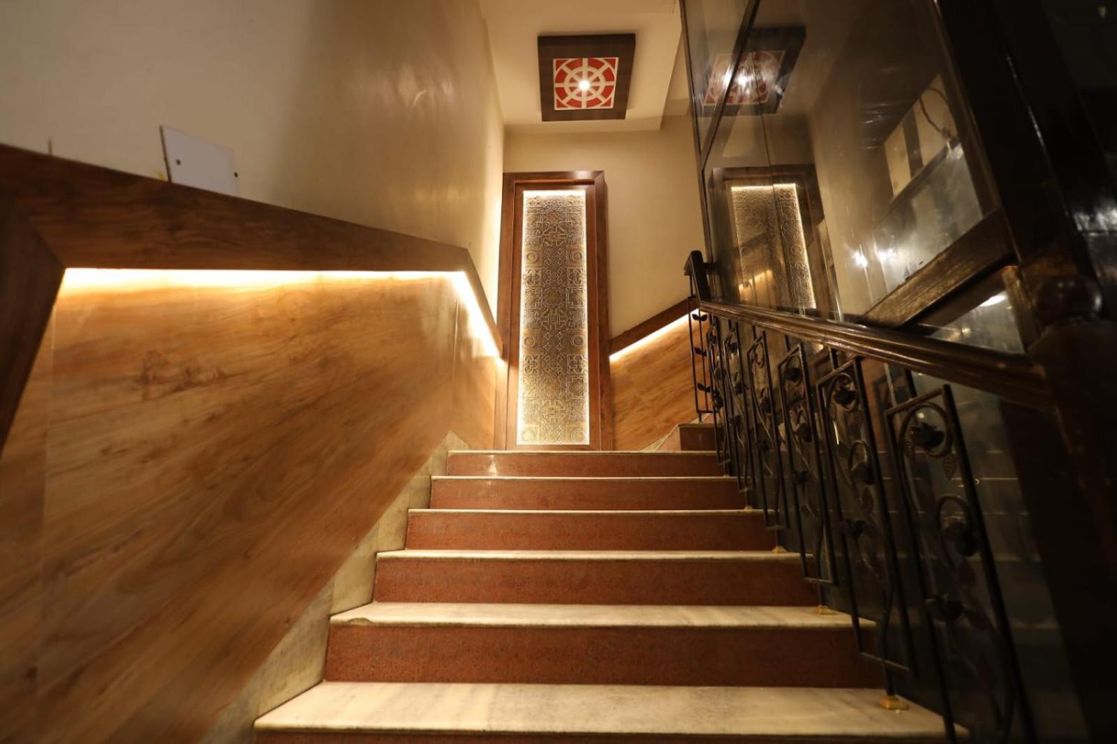 Hotel Sheetal Regency,Near Janambhumi Матура Екстериор снимка