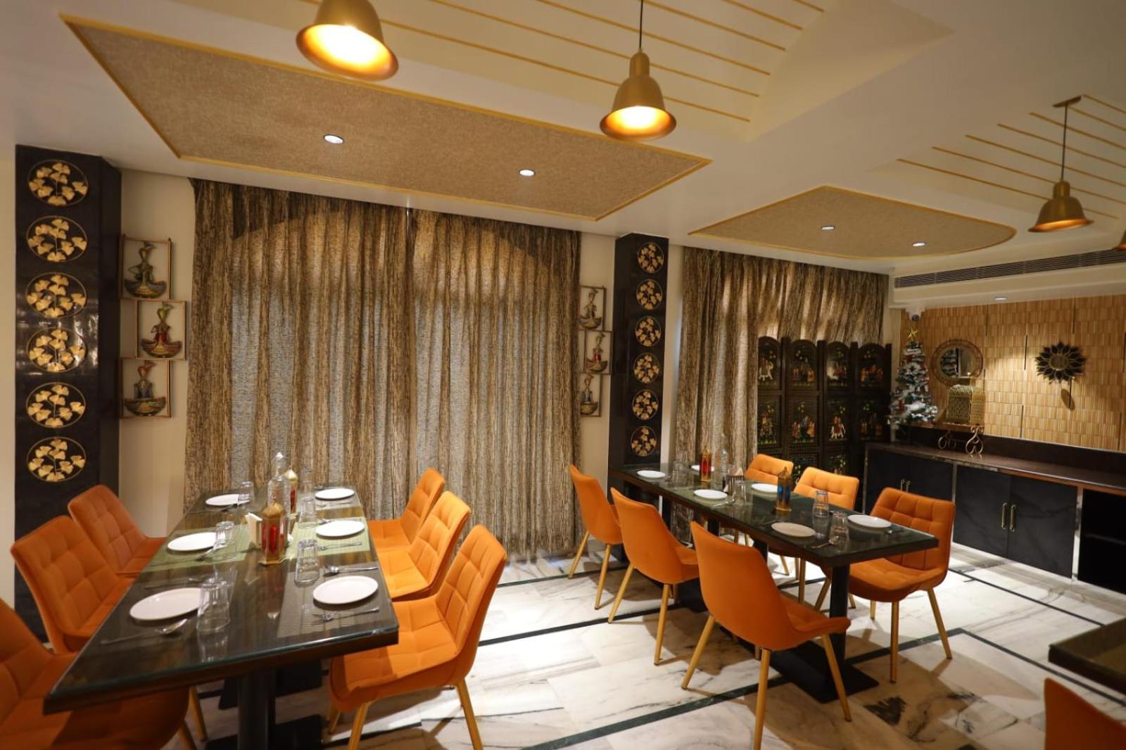 Hotel Sheetal Regency,Near Janambhumi Матура Екстериор снимка