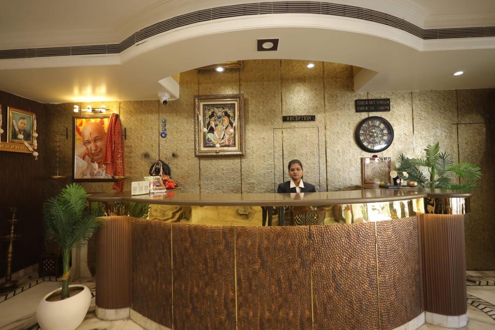 Hotel Sheetal Regency,Near Janambhumi Матура Екстериор снимка