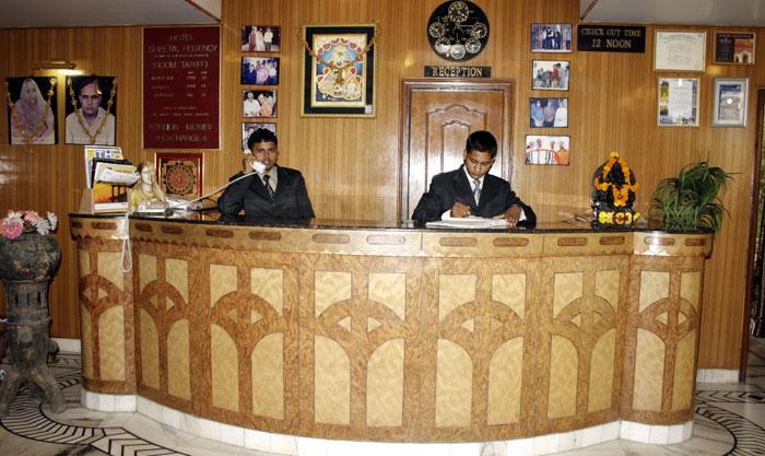 Hotel Sheetal Regency,Near Janambhumi Матура Екстериор снимка