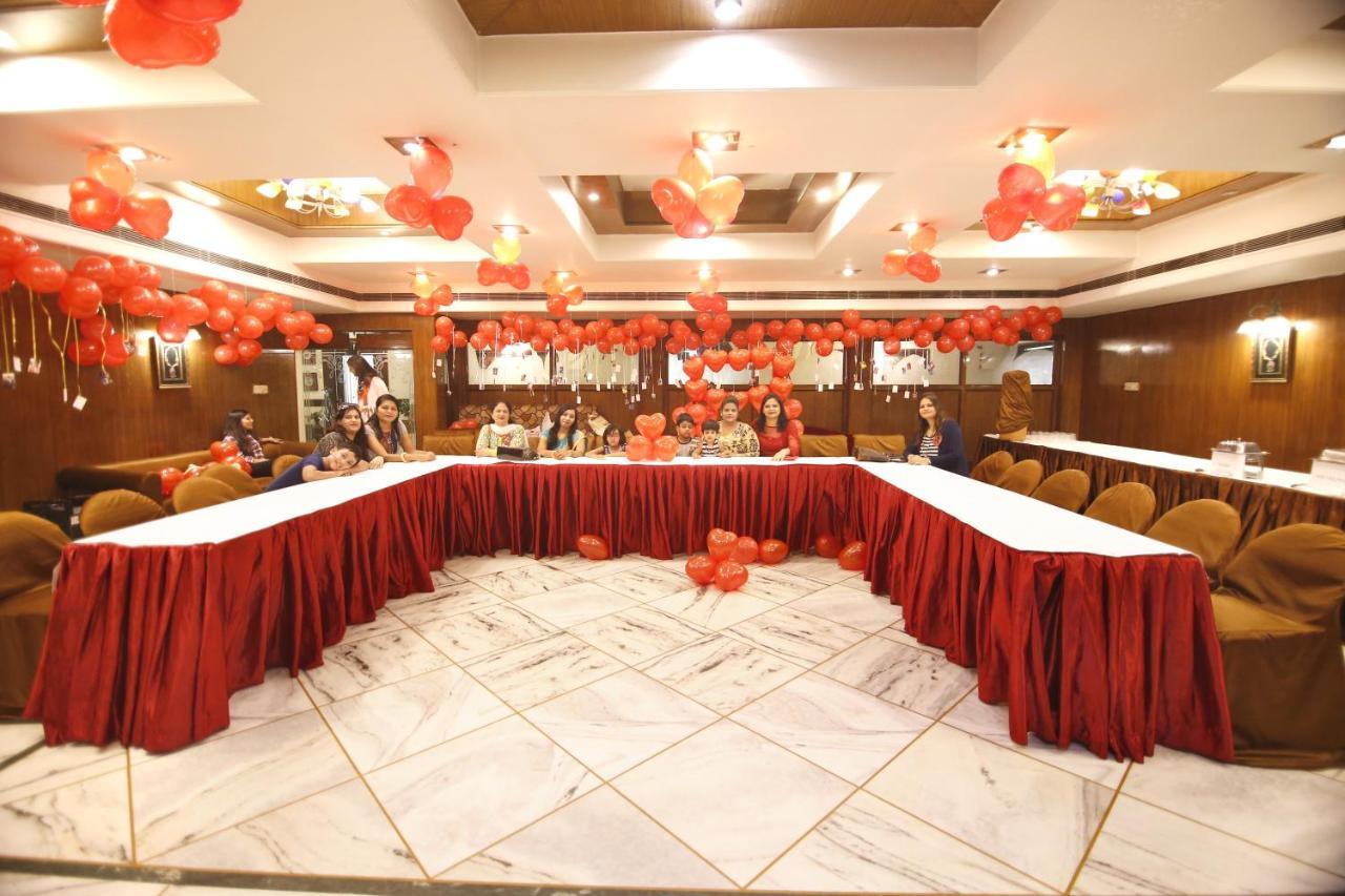 Hotel Sheetal Regency,Near Janambhumi Матура Екстериор снимка