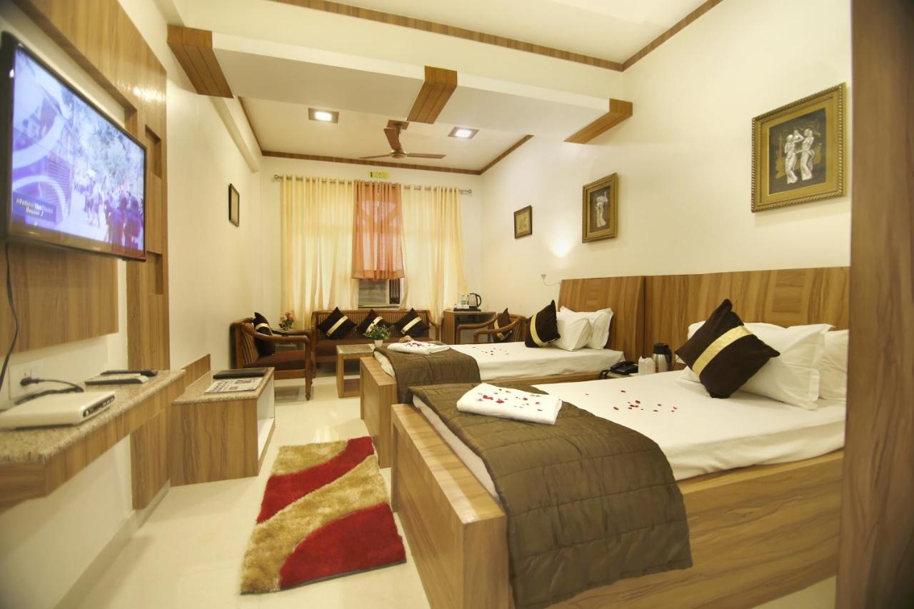 Hotel Sheetal Regency,Near Janambhumi Матура Екстериор снимка